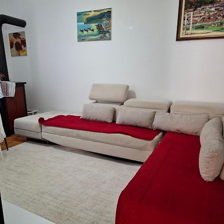 Apartment Xheison เบราท ภายนอก รูปภาพ
