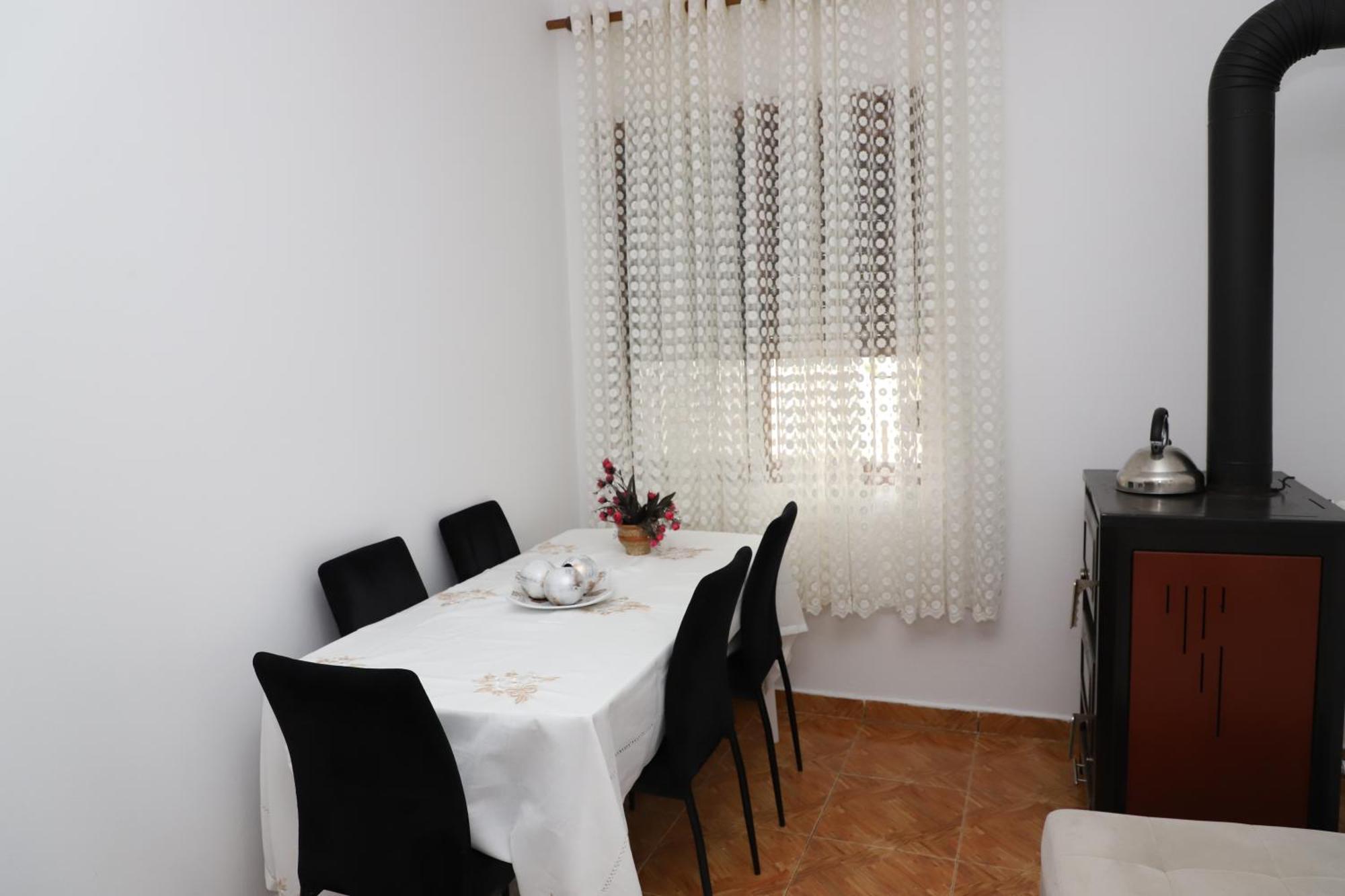 Apartment Xheison เบราท ภายนอก รูปภาพ