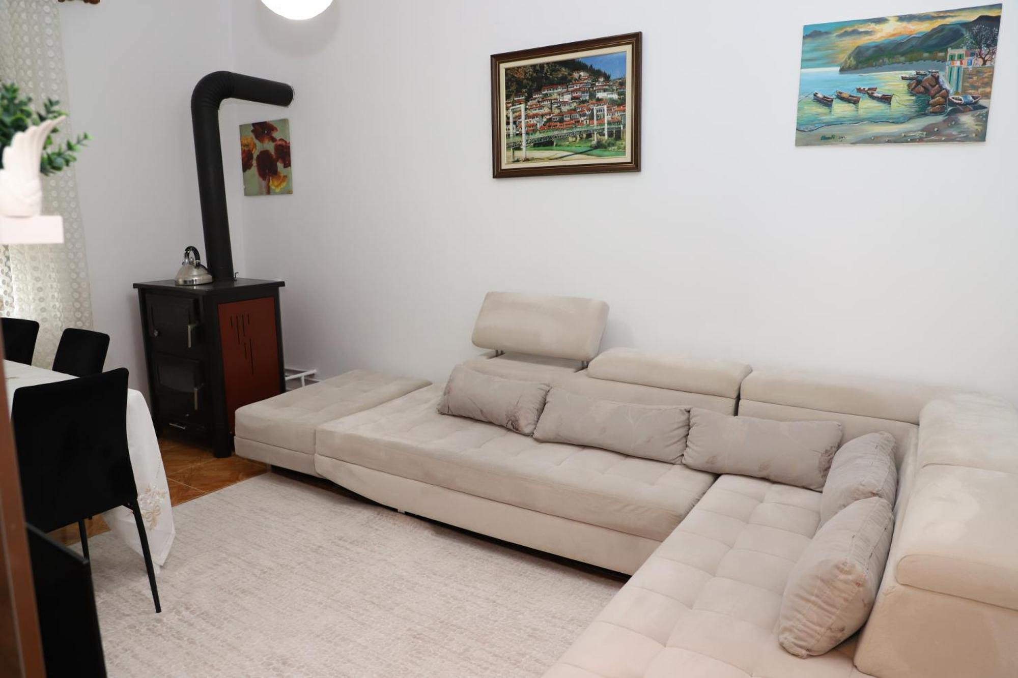 Apartment Xheison เบราท ภายนอก รูปภาพ